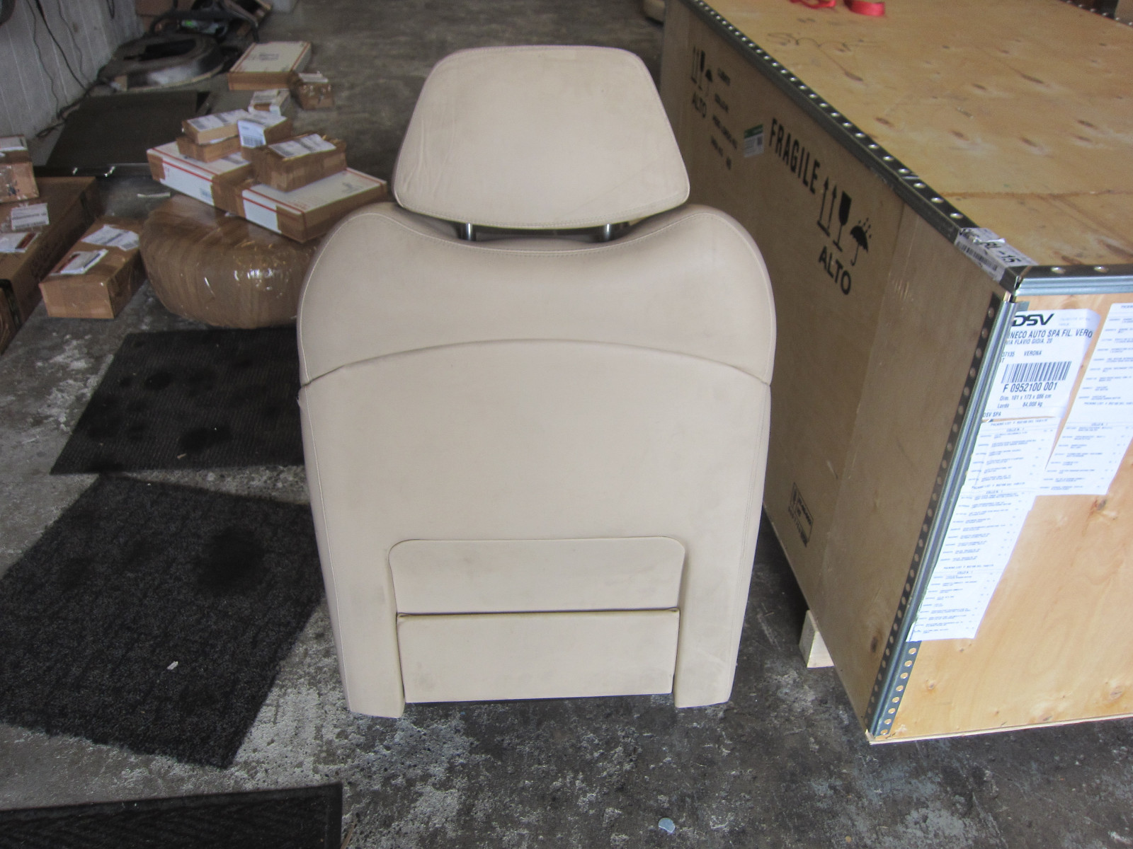Bentley Arnage 99 LH / Drivers Seat w/ Rails / Guides - Creme