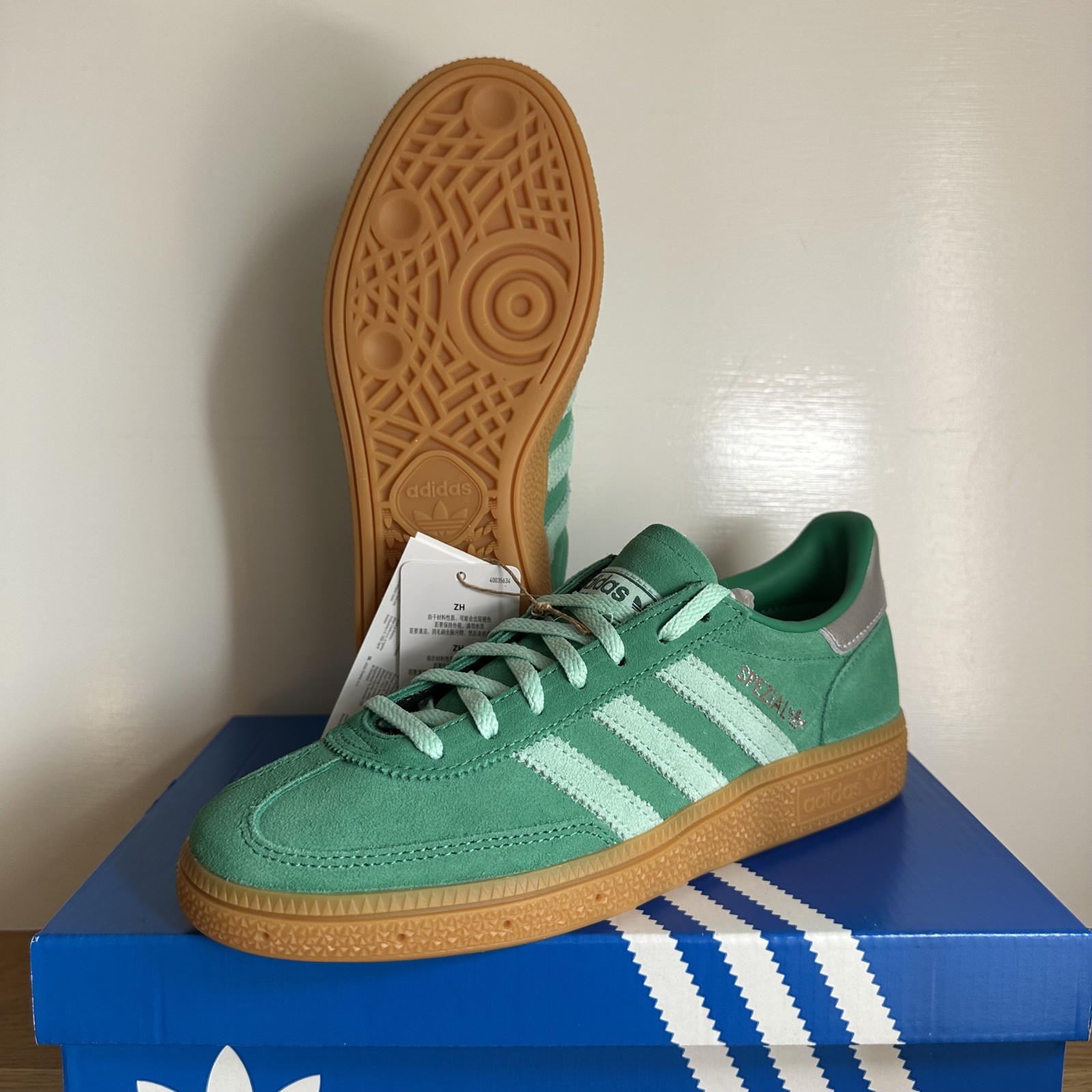 SAOLA Adidas donna pallamano speciale semi corte suola in gomma verde JS2908 taglia UK5 nuove con scatola