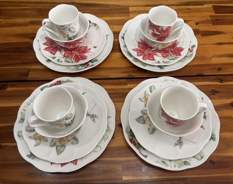 16pc Lenox Butterfly Meadow Holiday by Louse Le Luyer China set for 4 Excellent