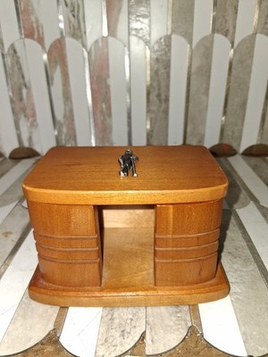 vintage, golfer-themed desk organizer 