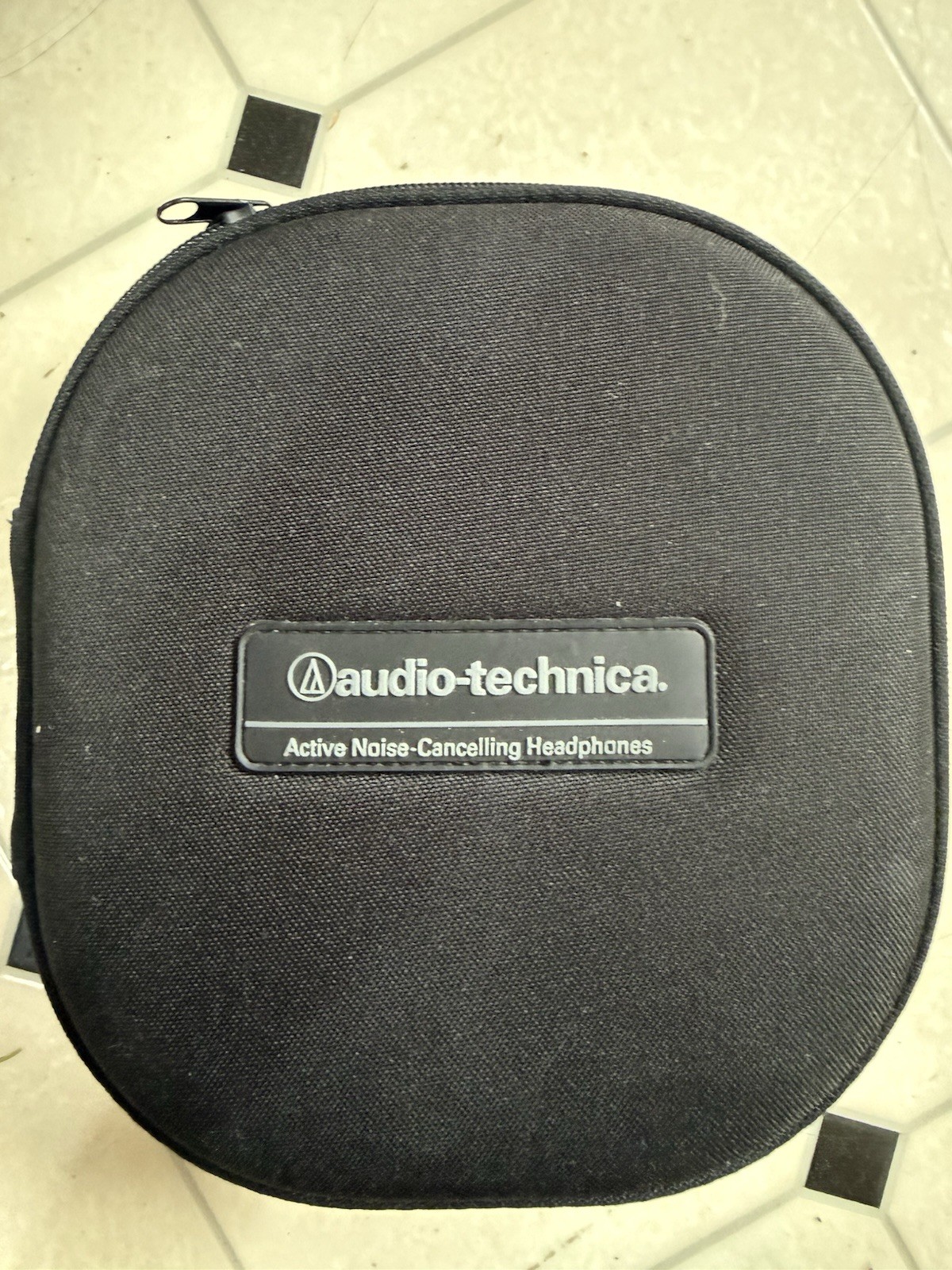 Audio-Technica Quietpoint Active Noise Cancelling Headphones W/Case