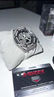Casio G-SHOCK GA-2100 Frosted Silver Iced Out, Weißes Strap Uhr