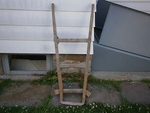 ANTIQUE HAND TRUCK