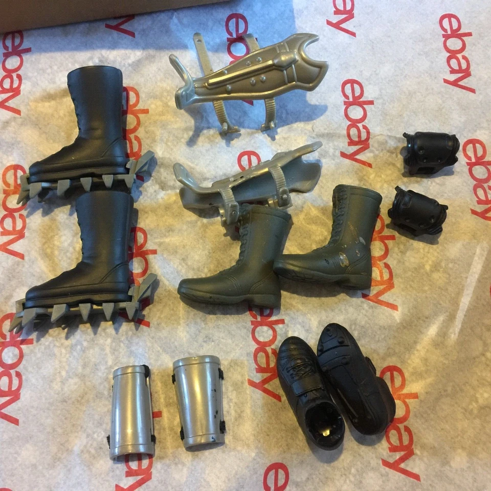 21st Century G.I. Joe Soldados, Capacetes, Armas, Roupas, -Mais de 100 Itens. - Imagem 4 de 4