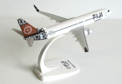 PPC 220075 1:200 Boeing 737 MAX 8 Fiji Airways DQ-FJ Kunststoff Push-Fit mit Ständer