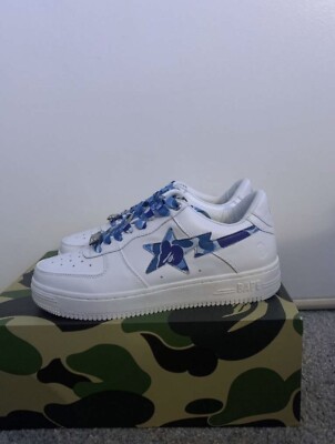 EU Größe 42- A Bathing Ape Bapesta Low White 2021