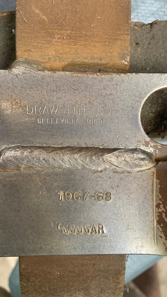 Draw-Tite trailer hitch for 1967-68 Mercury Cougar Foto 2 de 4