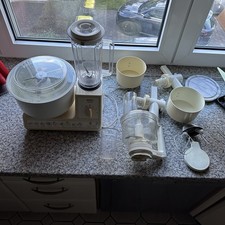 Bosch Küchenmaschine MUM 6012 mit 600 Watt Grundausstattung plus Getreidemühlen 