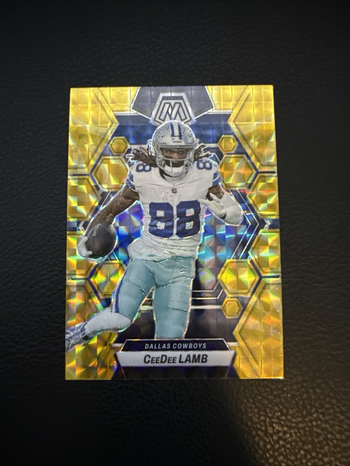2023 Mosaic | CeeDee Lamb #57 Mosaic Reactive Yellow Prizm (Gold Look) Cowboys