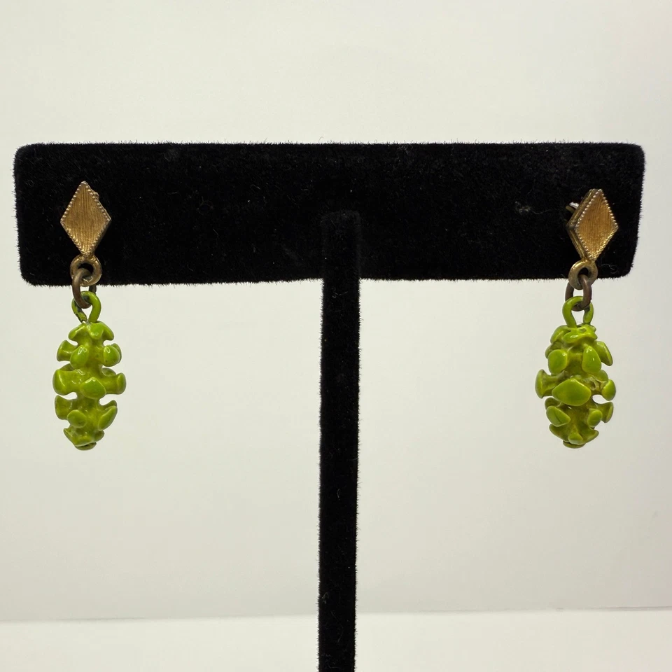 Pendientes colgantes vintage de piña verde tono dorado bisutería retro Foto 3 de 4
