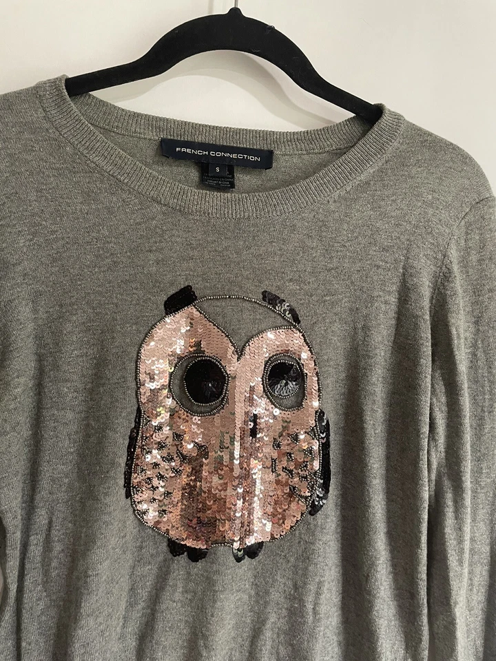 Suéter French Connection Talla S Gris Lentejuelas Cuentas Búho Foto 2 de 4