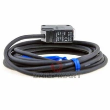 New In Box KEYENCE PZ2-61P Photoelectric Sensor