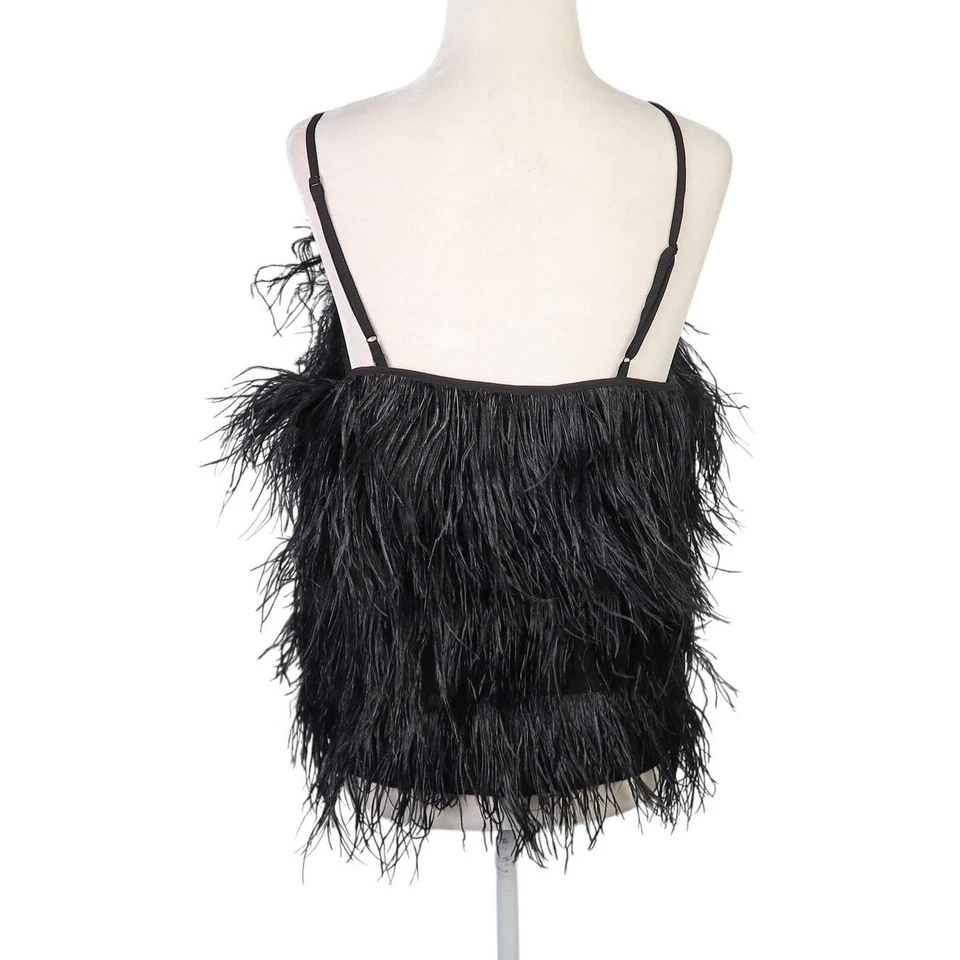 Camiseta sin mangas Chelsea28 Nordstrom negra pluma de avestruz cami pequeña Foto 4 de 4