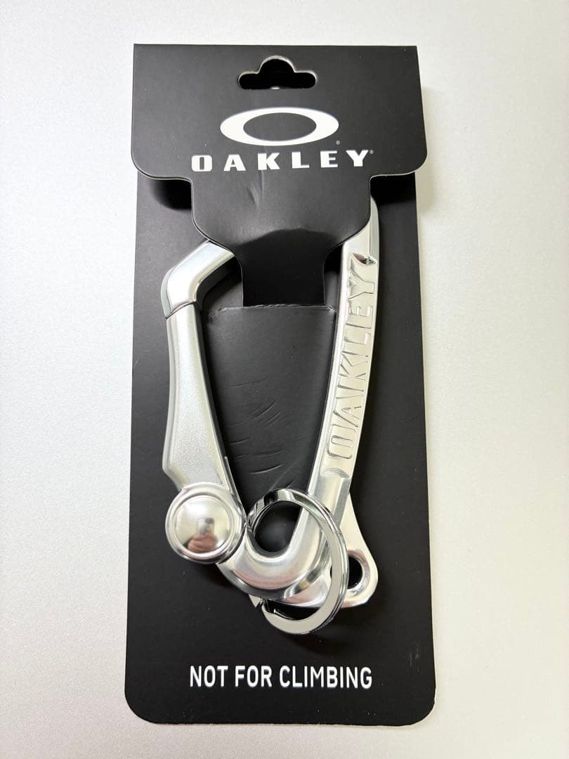 OAKLEY LARGE CARABINER 未使用 NEW Oakley Large Carabiner Silver Metal Keychain Clip Gear