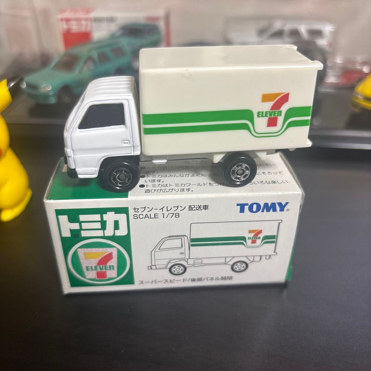 TAKARA TOMY Tomica 7-Eleven Exclusive Delivery Truck Isuzu Elf