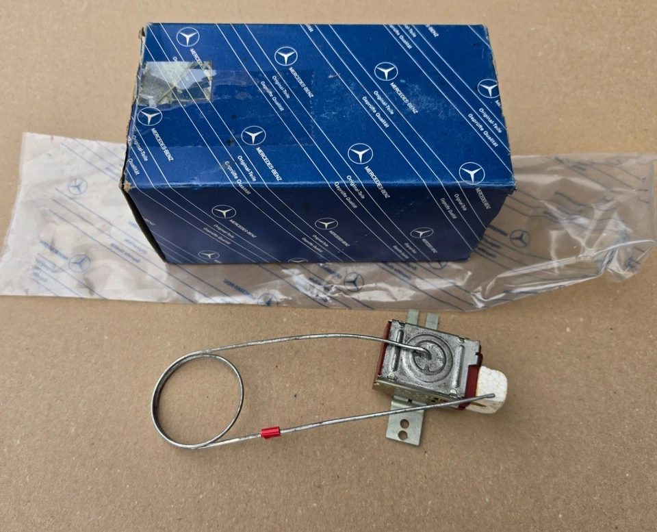 Mercedes-Benz Interruptor De Temperatura A0038202410 NOS W123 W126 - Imagen 1 de 4