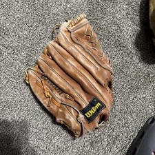 Wilson Signature Model A2124 George Brett Ball Glove RHT Right Hand Throw 12  