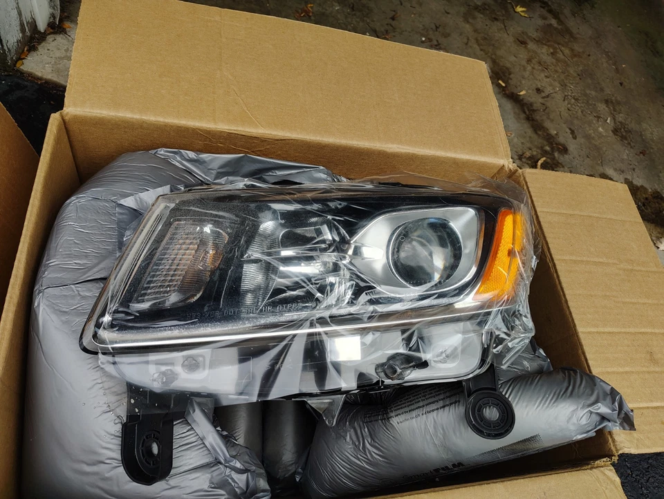 Conjunto de faros delanteros izquierdo Mopar genuino OEM para Jeep Grand Cherokee Foto 3 de 4