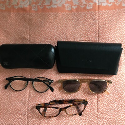 5 Paar Brillen, darunter vier Ansichten und eine Sonnenbrille (Chanel, Céline usw.)