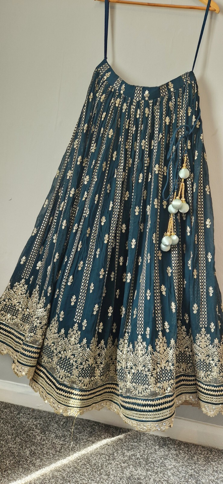 Indian Lengha Choli Dress original used once for 2 hour Embroidered 3 piece suit image 8