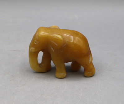 Wunderschöner Elefant aus GELBER JASPIS  Edelstein Elephant  b1