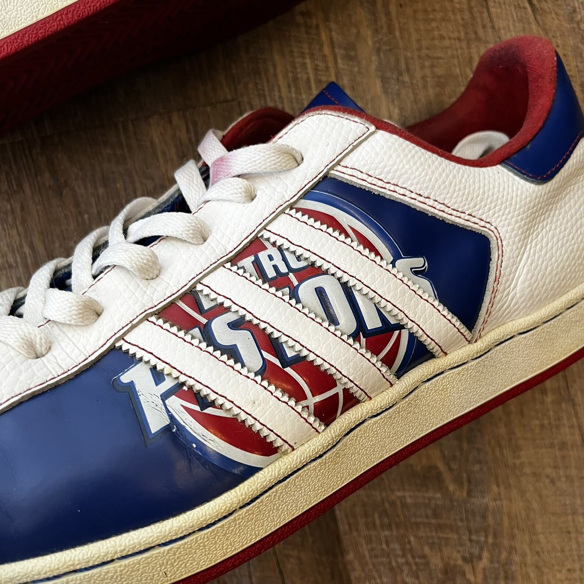 Adidas NBA Detroit Pistons Sneakers Adidas Superstar Detroit Pistons | Grailed main image 3