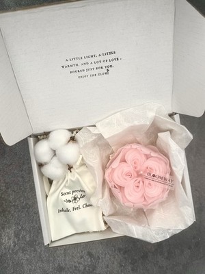 Juliet Rose Candle   Handmade Beeswax Floral Decoration & Unique Gift