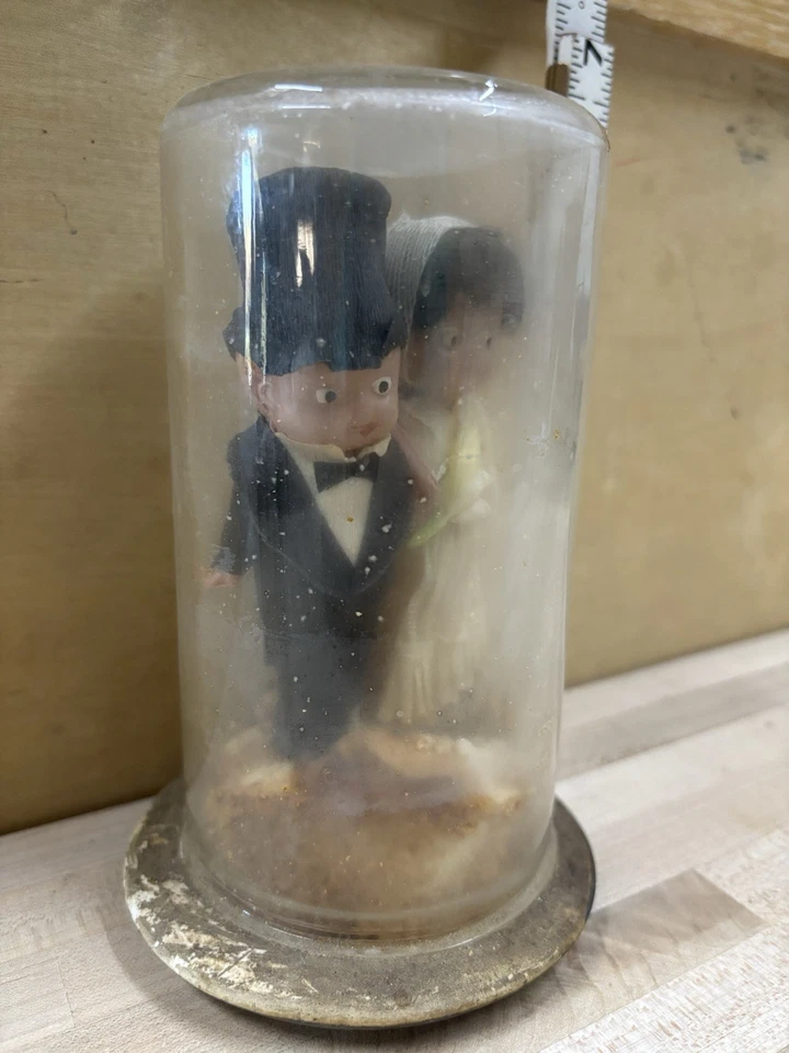 TOPPER CALE BODA SÚPER VINTAGE SELLADO CON PASTEL ORIGINAL EN EXTRAÑA CÁPSULA DEL TIEMPO! Foto 4 de 4