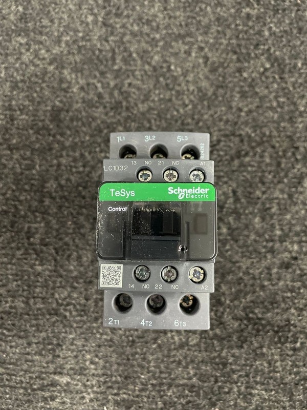 SCHNEIDER ELECTRIC LC1D32G7 IEC Contactor, TeSys Deca, 3 Phase 120VAC 50/60Hz