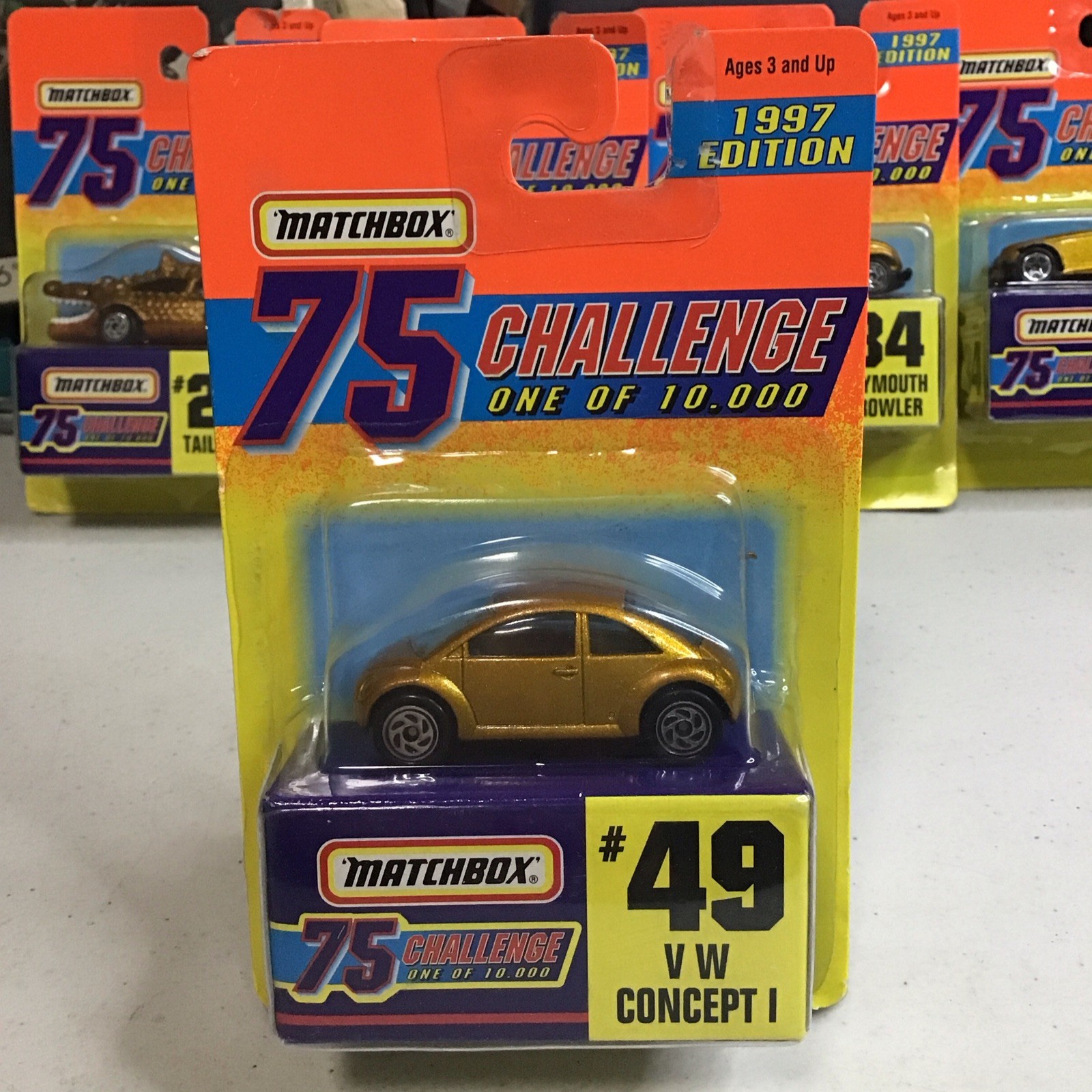 1997 MATCHBOX 75 GOLD CHALLENGE #49 VW VOLKSWAGEN CONCEPT 1/64 MIP