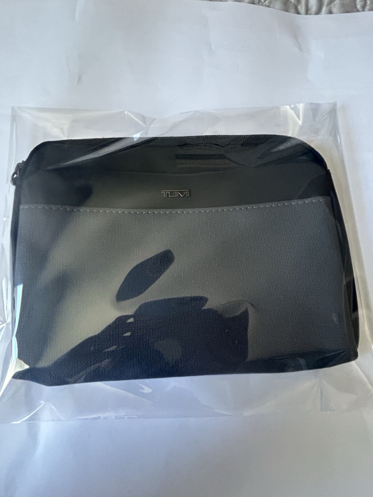 Tumi black and gray mens toiletry bag image 7