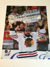 Patrick Sharp Autographed 16x20 Photo -Blackhawks- Schwartz & Beckett Witnessed
