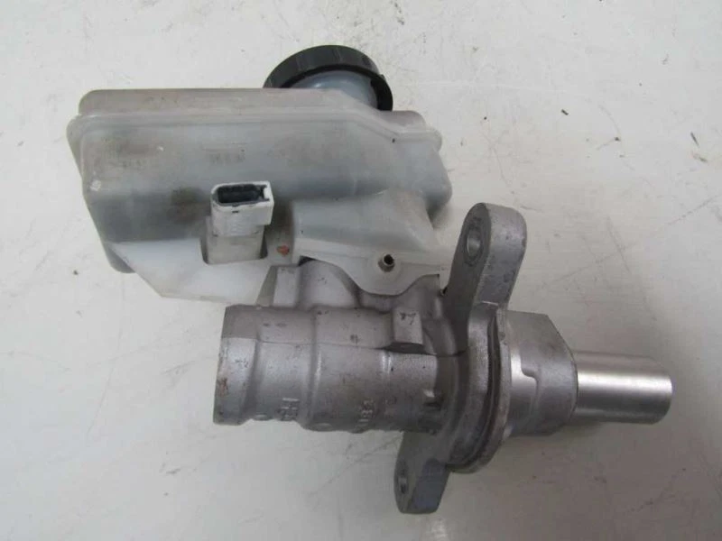 2009-2018 NISSAN 370Z Heritage ABS Brake Master Cylinder Fluid Reservoir Bottle - Image 3 of 4