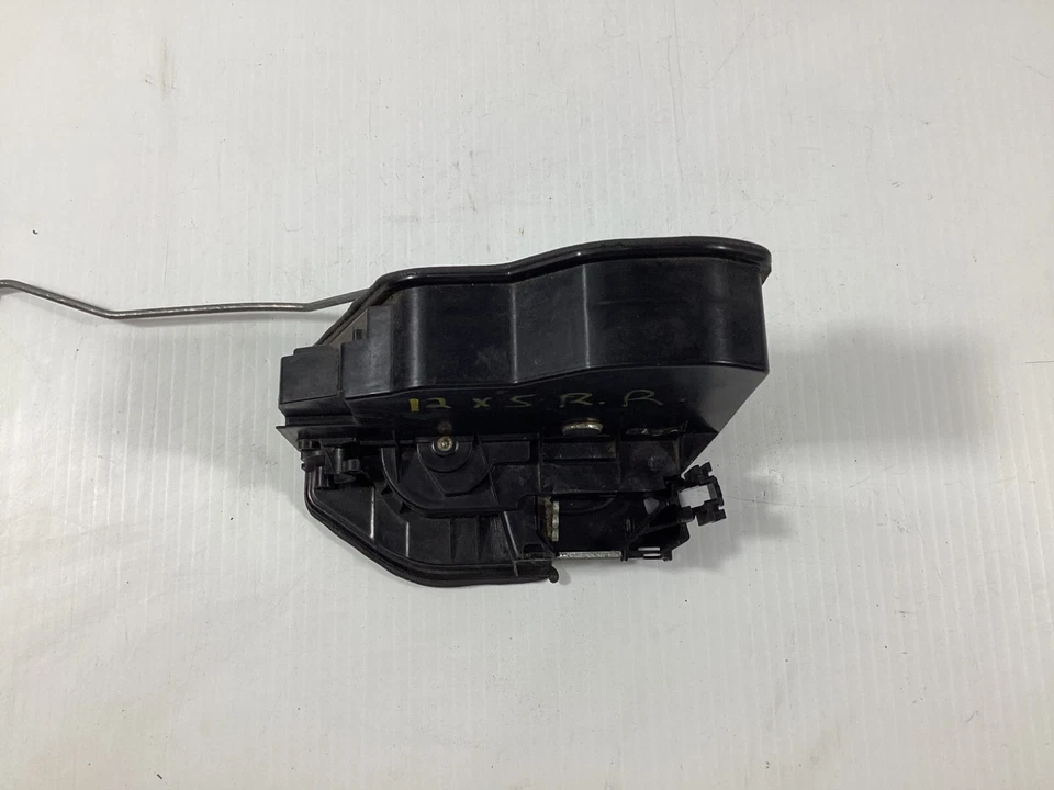 Unidad de actuador de pestillo de cerradura de puerta trasera derecha BMW X5 X6 2007-2013 7318414 OEM. Foto 4 de 4
