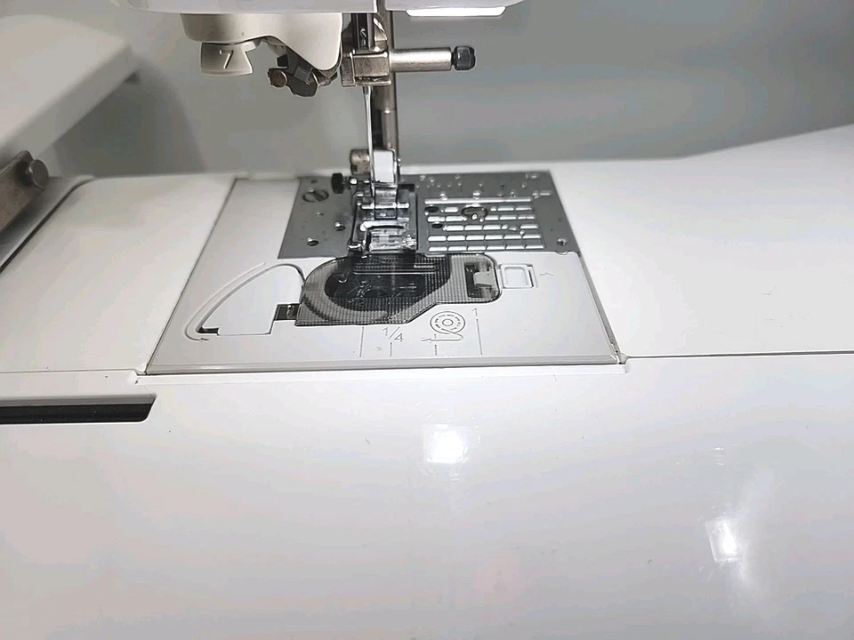 Máquina de coser y bordar Brother SE1900 - blanca Foto 4 de 4