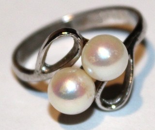 Beautiful 925 sterling silver marked s.6.5 vintage freshwater pearls ring Lot22