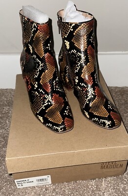 Steve Madden Darma Boots Womens 7.5M Red Black Snake skin Zip Up Block Heel