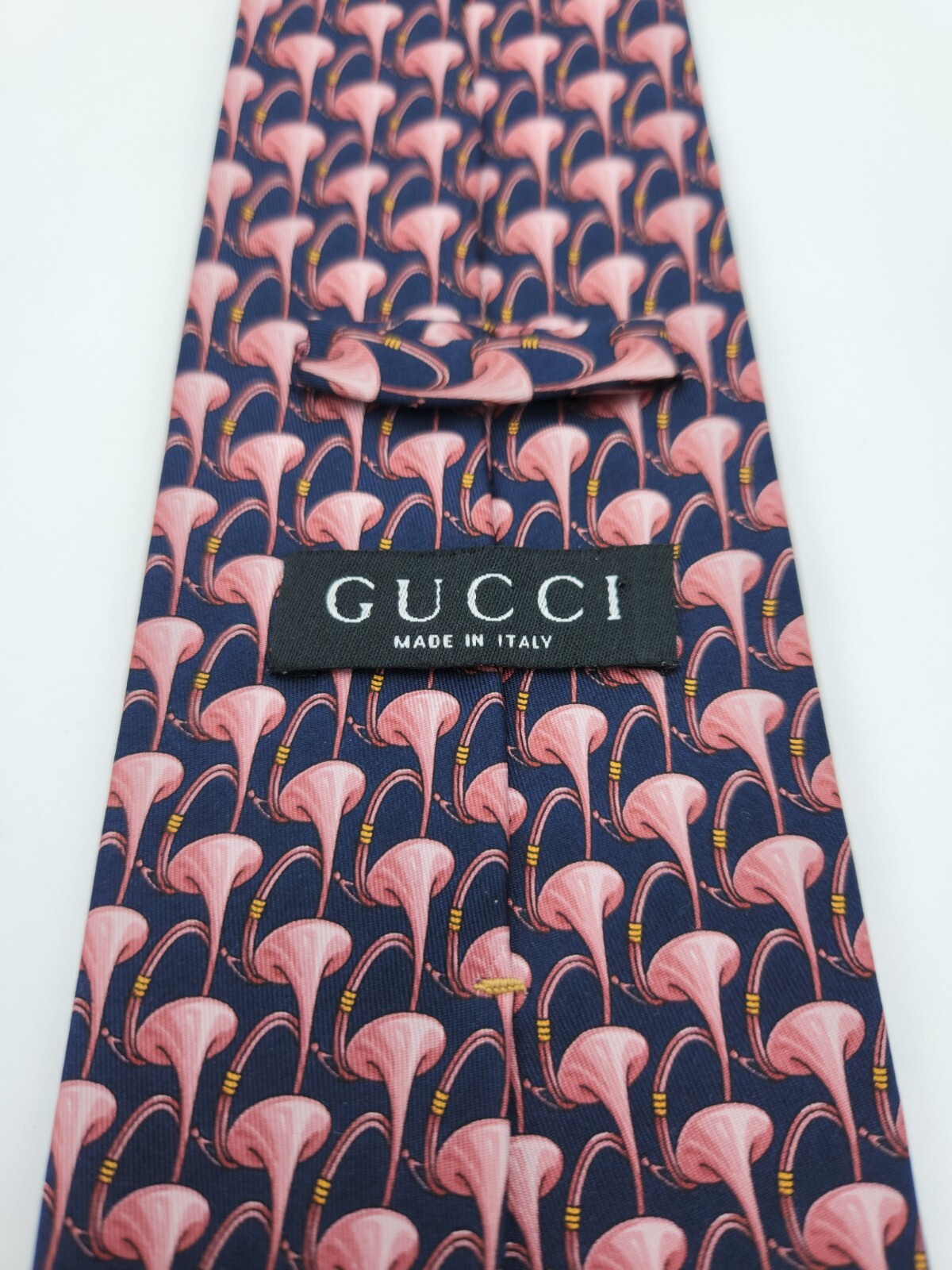 Gucci Men's Navy Blue w/ Pink Horn Pattern Silk Tie N… Gem