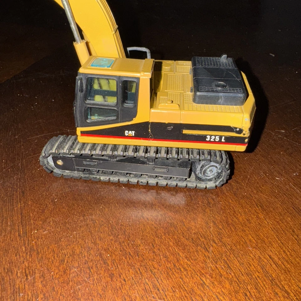 Excavadora Caterpillar Cat 325 L - NZG escala 1:50 modelo fundido a presión #367 Foto 4 de 4