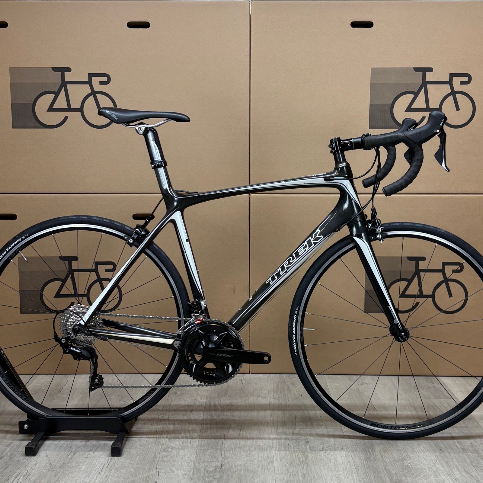 Used Trek Madone 5.2, 11-speed Shimano 105, Carbon Road Bike-2008, 56cm