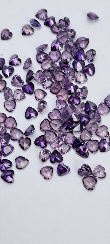 110 pieces Heart Shaped Purple 5 mm CZ Cubic Zirconia Loose Stones
