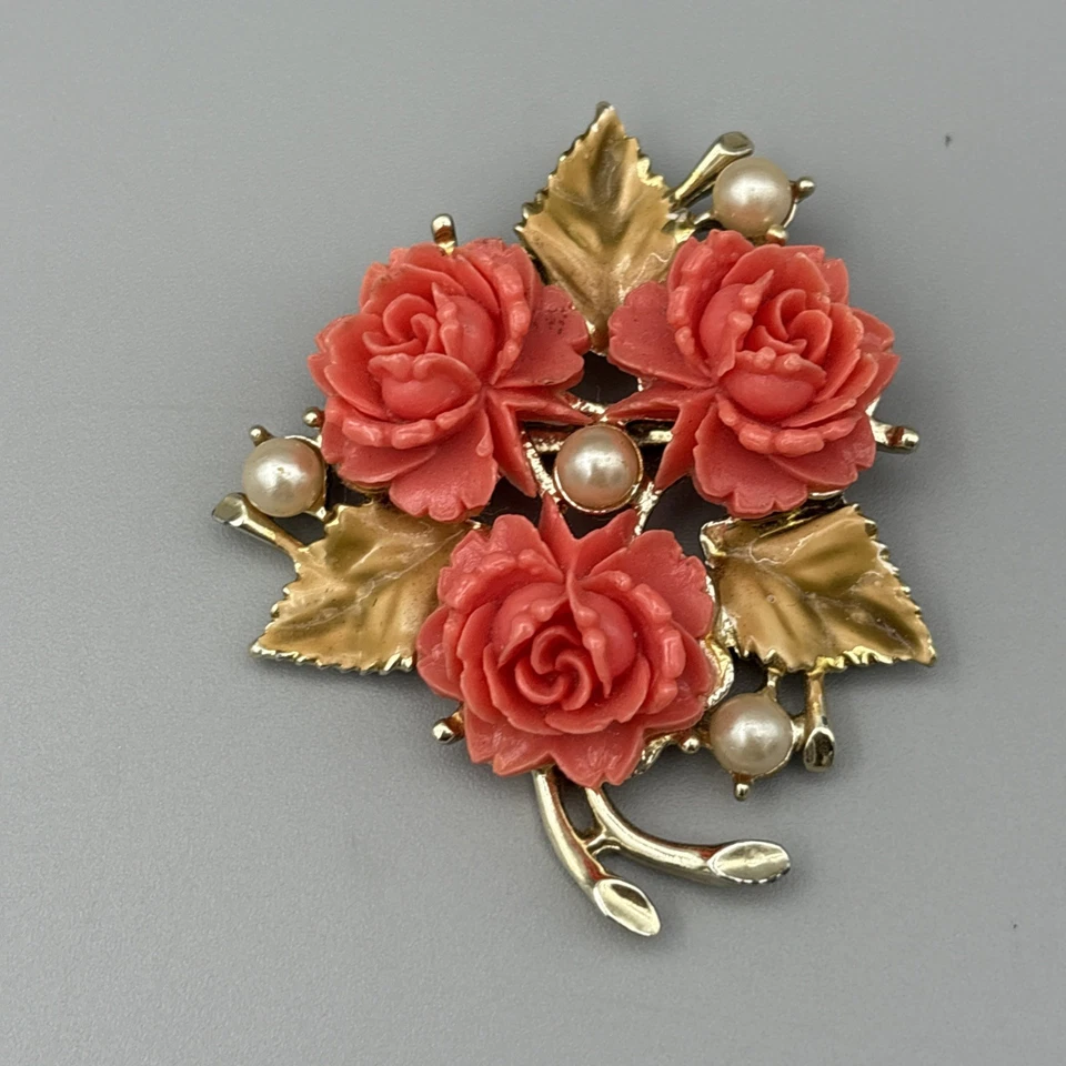 Broche Vintage Imitación Coral Salmón Celuloide Plástico Tallado Rosa Perla 2.25" Foto 2 de 4