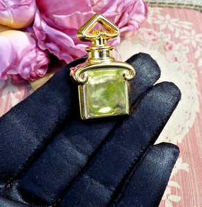 Broche Vintage Flacon De Parfum En Métal Doré - Bijou Fantaisie Rétro - Occasion