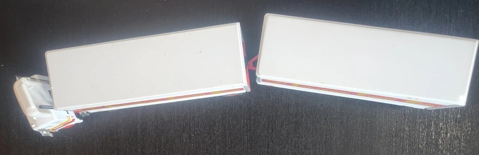 TONKIN FREIGHTLINER 1:53 INTERNATIONAL TRUCK SHOW DIECAST TANDEM TRAILER TRUCK - Image 4 of 4