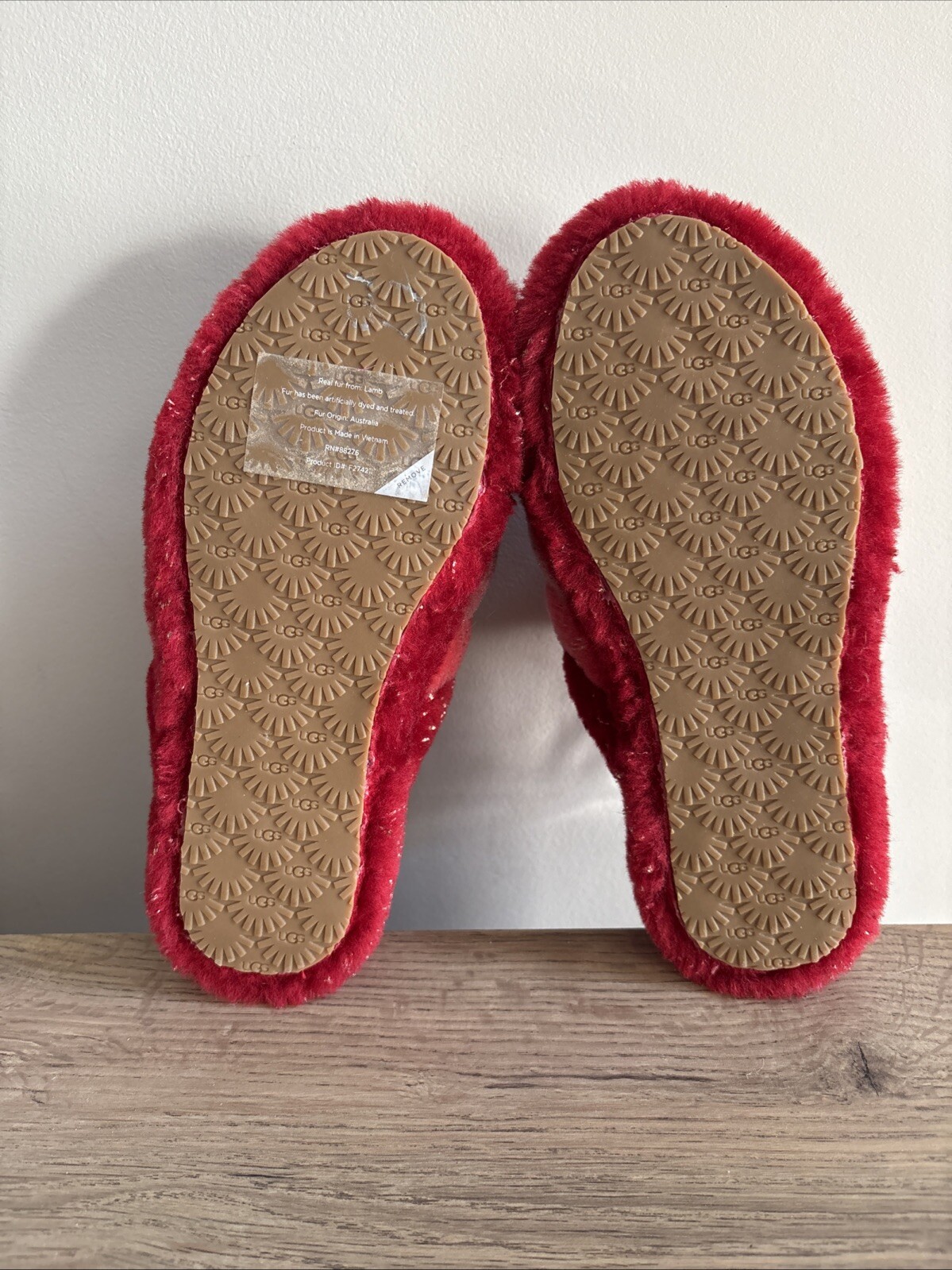 PANTOFOLA D’ORO Sandali Ugg rossi soffici ciabatte slide accento oro metallizzato ragazze taglia US 4. EU 36