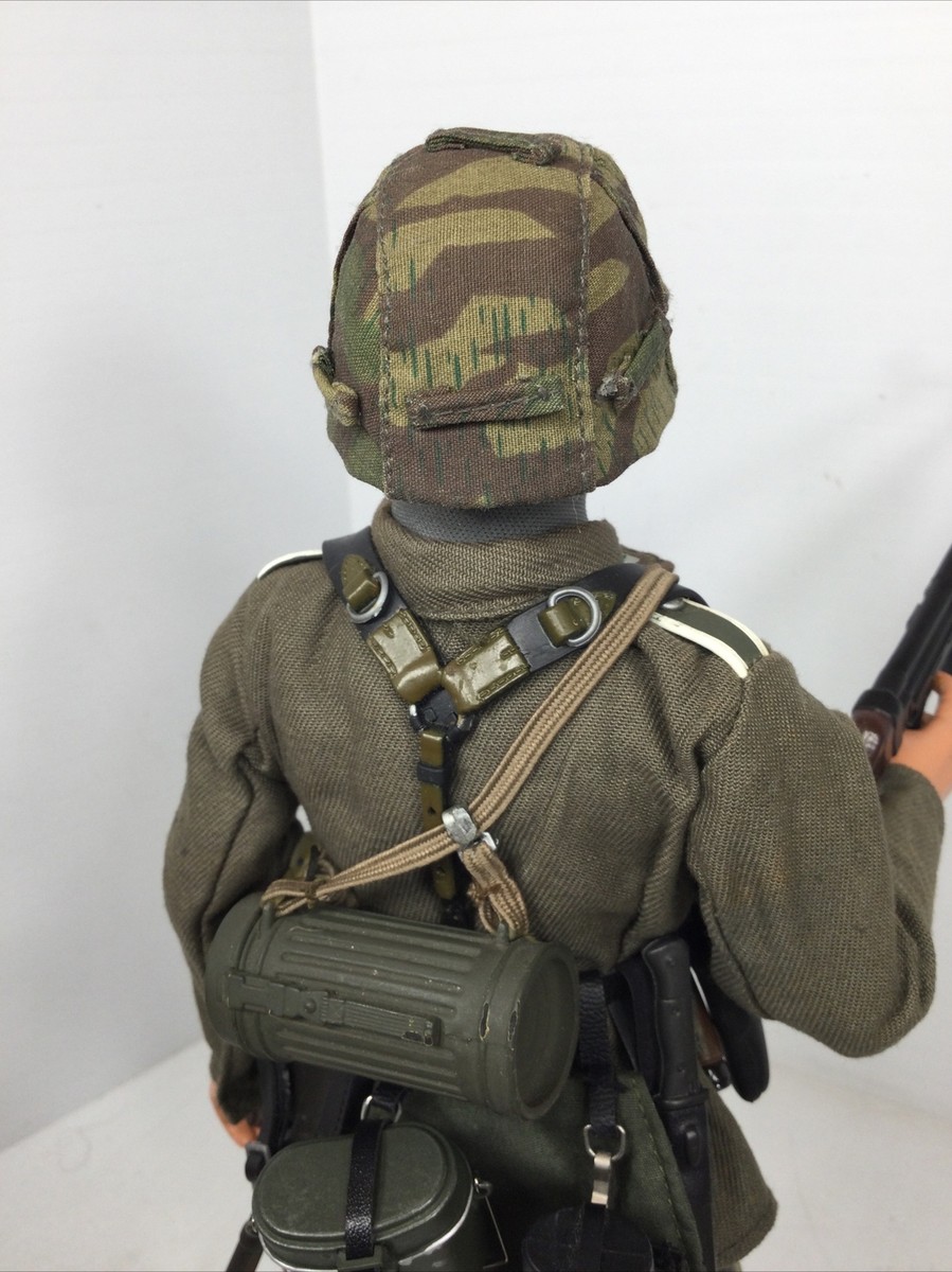 1/6 HASBRO GI JOE WW2 GERMAN WEHRMACHT MP-44 & P-38 NORMANDY 1/6 HASBRO GI JOE WW2 GERMAN WEHRMACHT MP-44 & P-38 NORMANDY