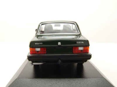940171404 Maxichamps (Minichamps) Volvo 240 GL Dark Green 1:43