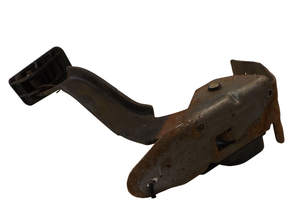 2002 GMC Yukon XL dDenali 1500 Accelerator Pedal Assembly OEM USED - Image 2 of 4