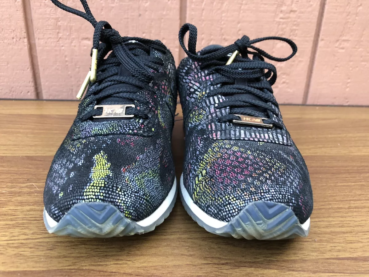 Heidi klum top new balance sneakers