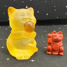 2 Figurines Maneki-neko "Lucky Cat" 1.5" & 3"